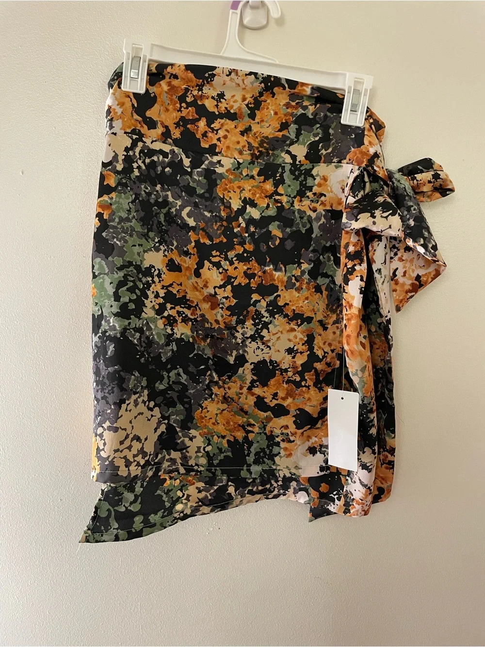 Floral Print Tie-Waist Jaspre Skirt in Navy Bloom
